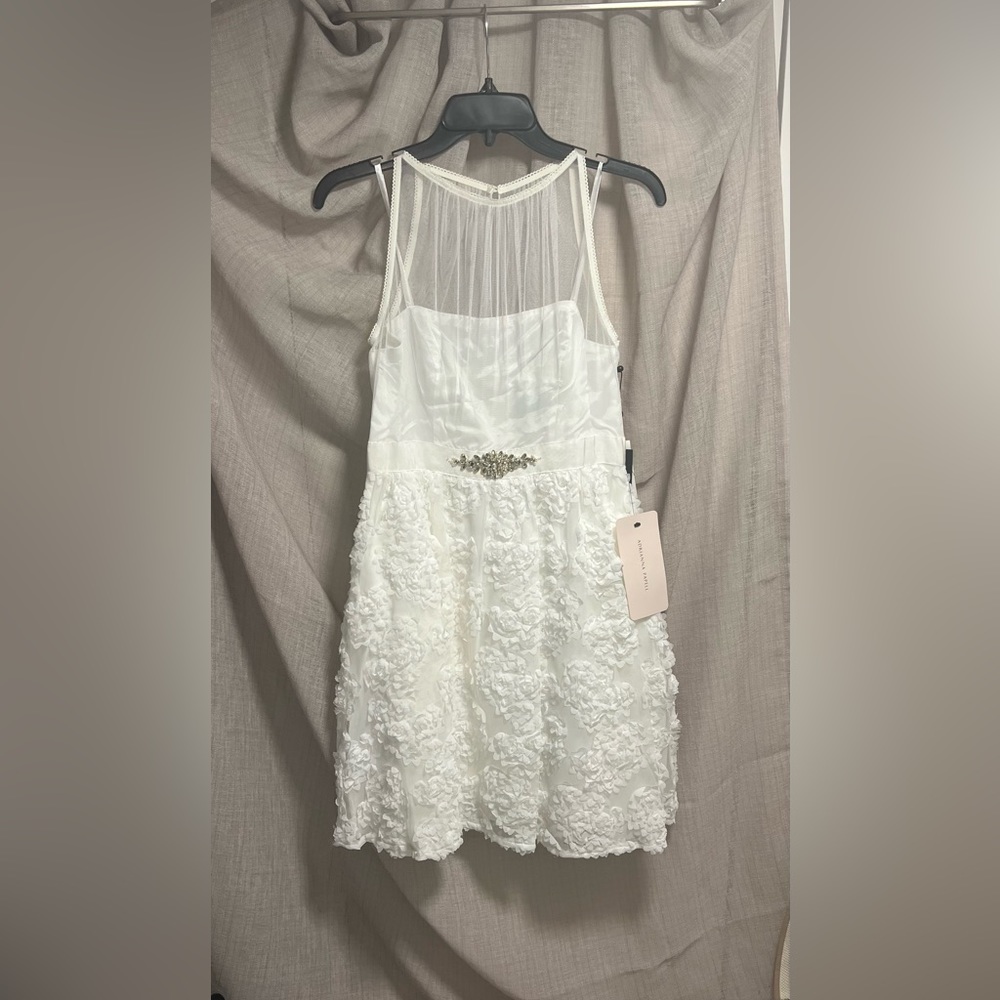 Adrianna Papell - Sleeveless Chiffon Petal Party Dress - Ivory